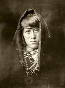 Untitled (aqu469) — Edward Sheriff Curtis