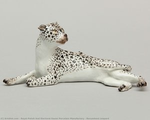 Recumbent Leopard — Majesteátní Výroba Meiškého Porcelánu
