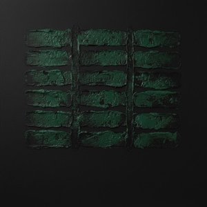 Monolitiska Smaragdfragment I Ett Tyst Tomrum Av Skulptural Impasto-djup