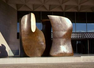 Miroir À Arête De Couteau Deux Pièces — Henry Moore