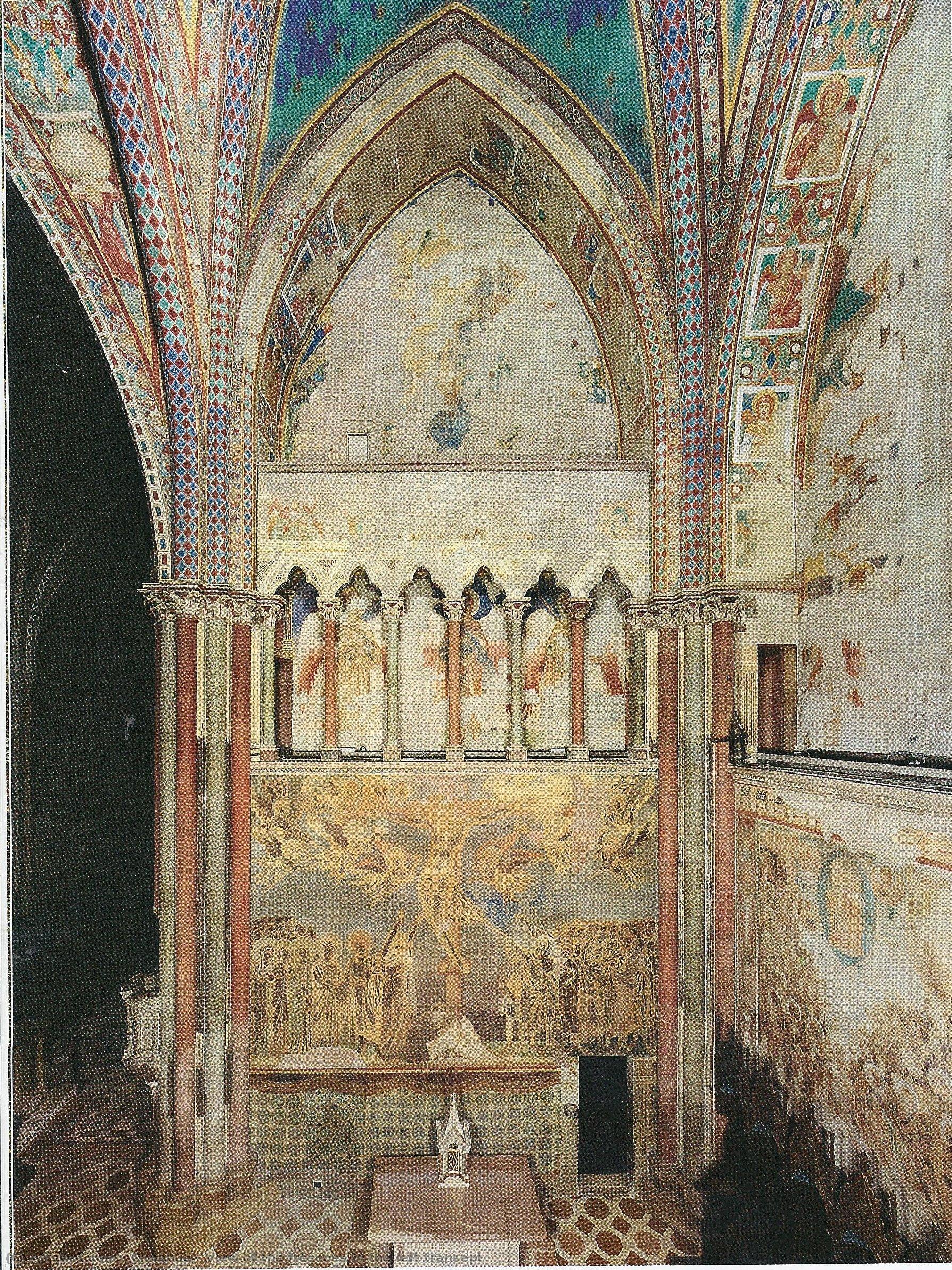 Vue des fresques dans le transept gauche