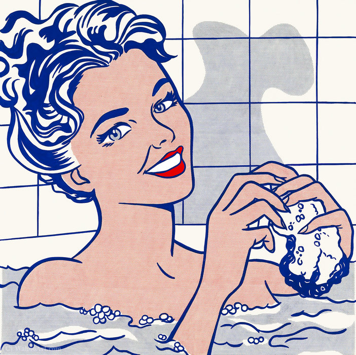 Frau im Badezimmer