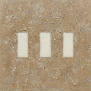 Trittico Monolitico In Rilievo Sabbiato: Uno Studio Meditativo Della Serenità Tattile