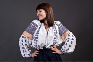 Aievea Collection; \noltenia Traditional Shirt;\nbased On Artefact Of The National Museum Of The Romanian Peasant — Stela Moldovanu