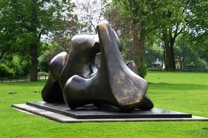 Large Vertebrae (wirbel) — Henry Moore