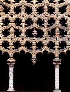 Window Tracery And Its Columns (detail) - Royal Cloister — Mateus Fernandes
