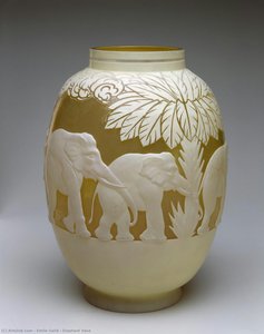 Elephant Vase — 에밀 갈레
