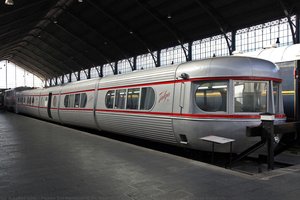 Talgo Ii In The Madrid Delicias Railway Museum — Museo Del Ferrocarril De Madrid