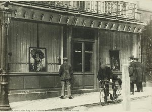 La Galerie Surréaliste, Rue Jacques Callot — Man Ray