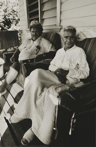 Couple On Veranda, Coffs Harbour — 머빈 비숍