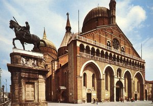 Equestrian Statue Of Gattamelata (9) — Donatello