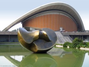Butterfly — Henry Moore