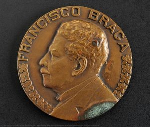 Medalha Em Homenagem Ao Compositor Francisco Braga — Iche Landucci