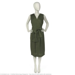 Abito Da Giorno In Seta Matelassé Verde Oliva — Cristóbal Balenciaga Eizaguirre