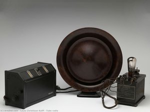 Tube Radio — Louis Christiaan Kalff