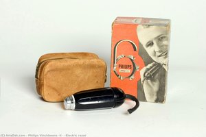 Electric Razor — Philips Vinckboons (ii)