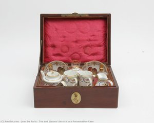 Tea And Liqueur Service In A Presentation Case — Jean De Paris