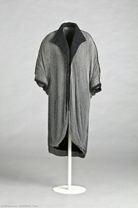 Coat — პოლ პუარე