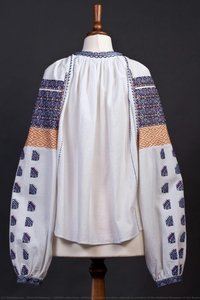 Aievea Collection; \noltenia Traditional Shirt;\nbased On Artefact Of The National Museum Of The Romanian Peasant — Stela Moldovanu