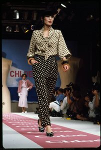 Runway Photograph Of Chloé, Spring/summer 1984 Collection — Karl Lagerfeld