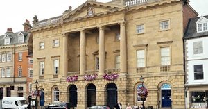 Newark Town Hall Museum And Art Gallery